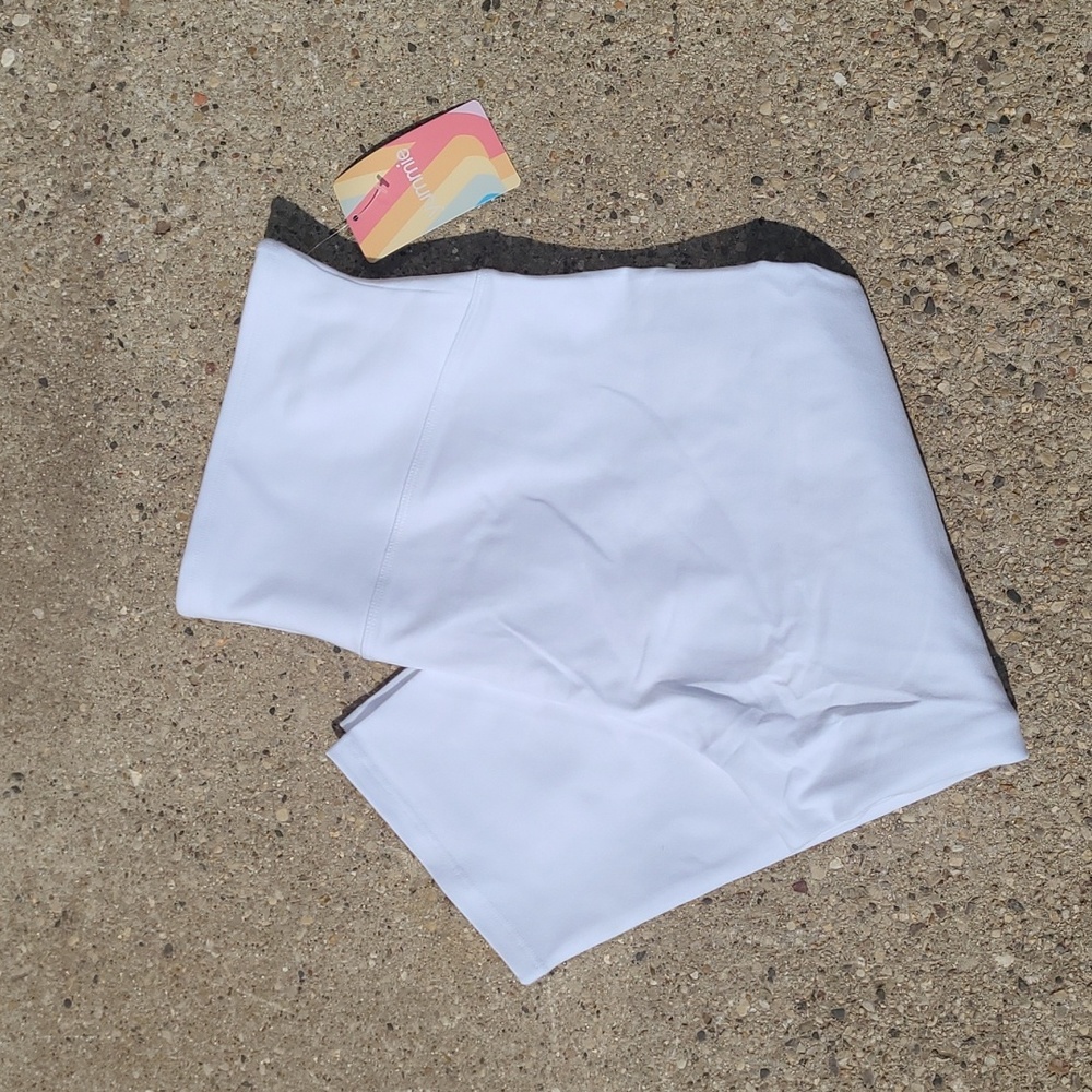 White Yummie Capri Leggings